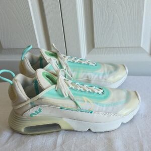 Nike Women's Air Max 2090 Aurora Green And White Running Shoes Size 10